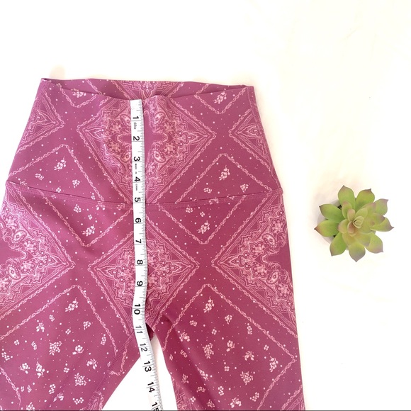 Beyond Yoga High Rise Bandana Floral Print Legging - Picture 2 of 6
